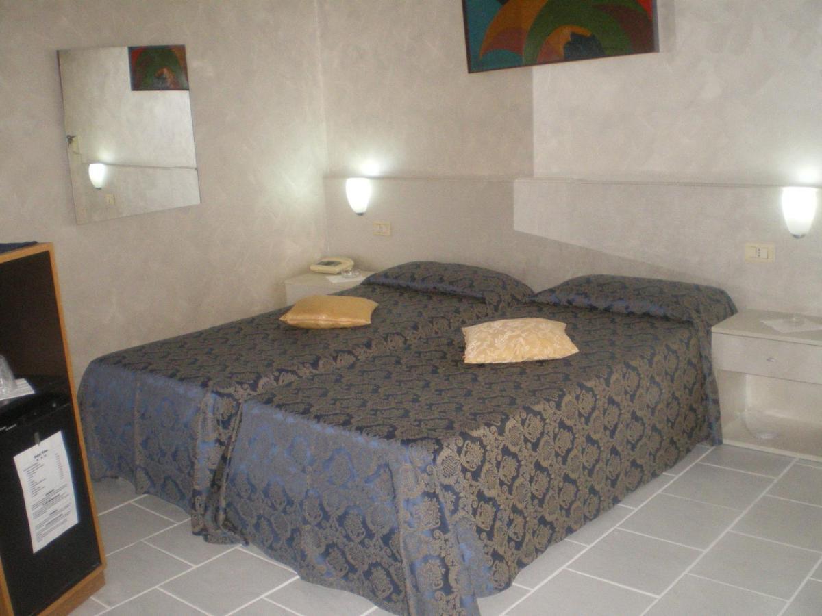 Hotel Eden Osio Sotto Zimmer foto