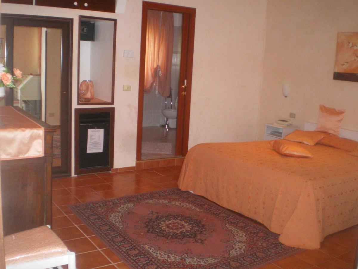 Hotel Eden Osio Sotto Zimmer foto